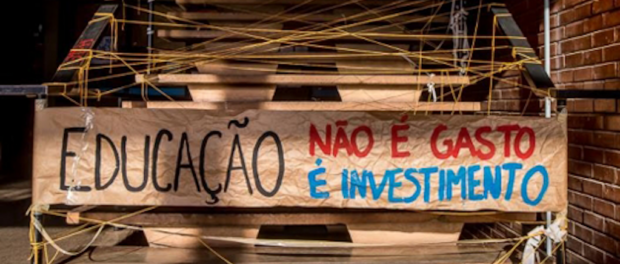 A banner at the occupied University of Brasilia in response to PEC 55. Photo by Luciana Wlacawovsky/CUT