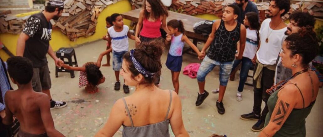 At Casa Amarela. Photo: Entre o Céu e a Favela Instagram