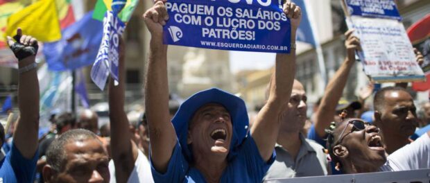 Cedae workers protest downtown Rio de Janeiro. Leo Correa/ AP 2017.