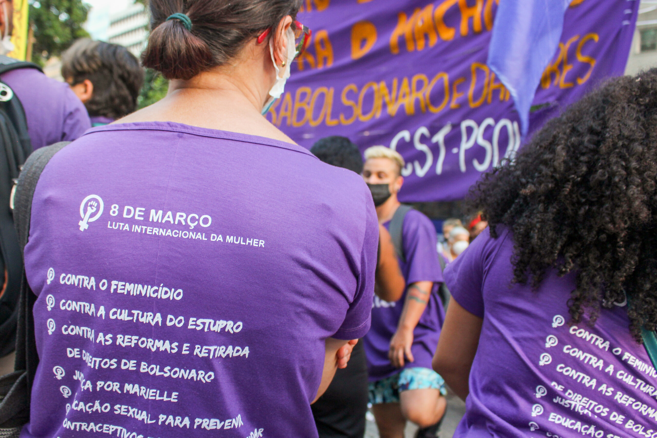 Protesters at the International Women's Day march in Central Rio, on 2022. Photo: Jaqueline Suarez
