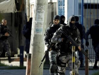 Military police during an operation at Complexo da Maré. Photo: Gabriel de Paiva/Agência O Globo