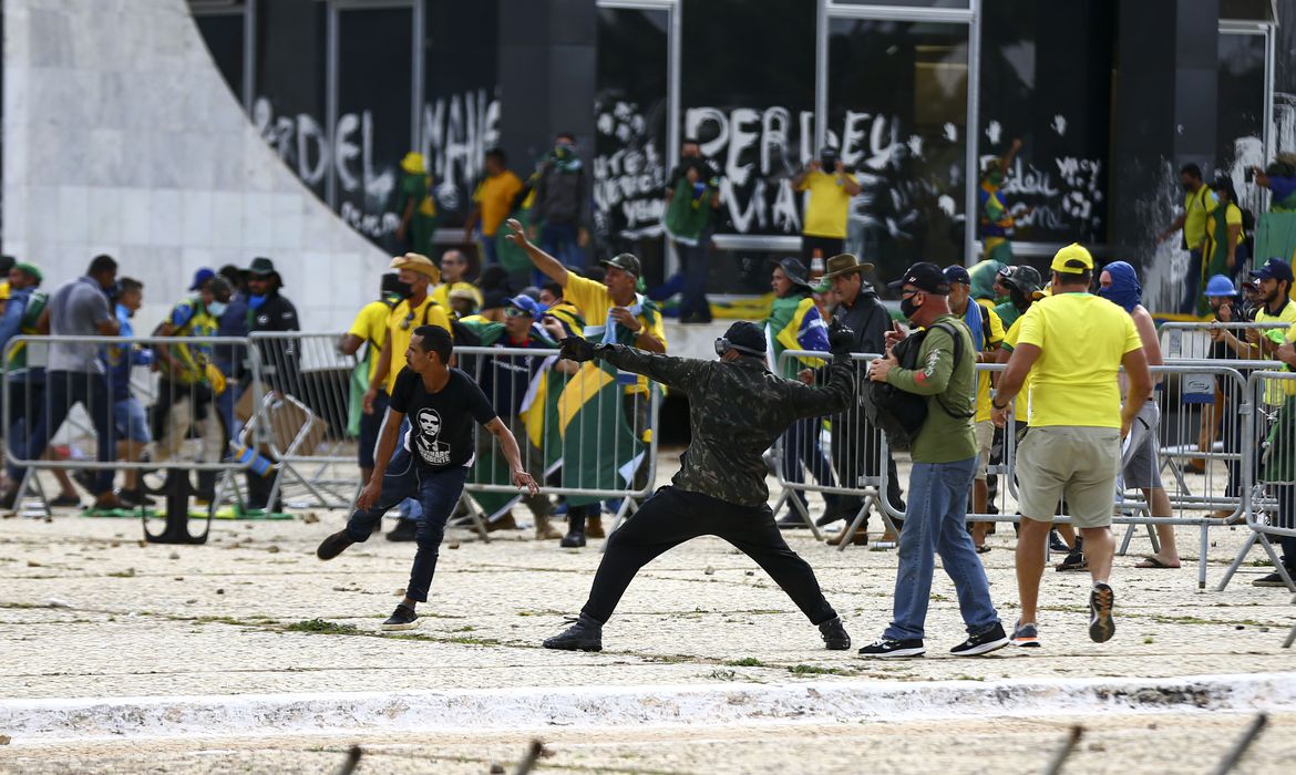 Protesters invade Congress, the and the Planalto Palace. Photo: Marcelo Camargo/Agência Brasil