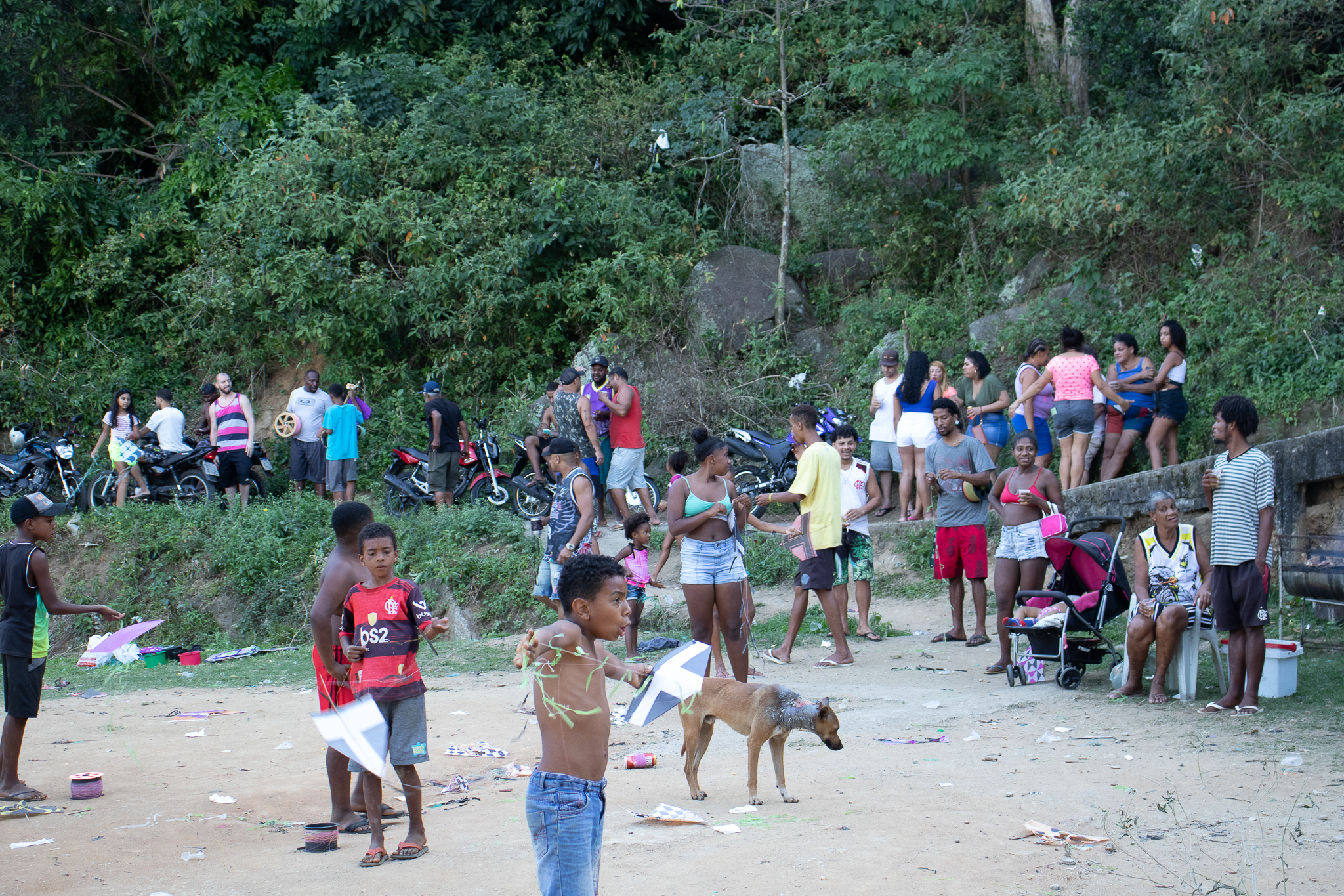 Residents of all ages enjoying the Morro do Turano Kite Festival. Photo: João Fernando
