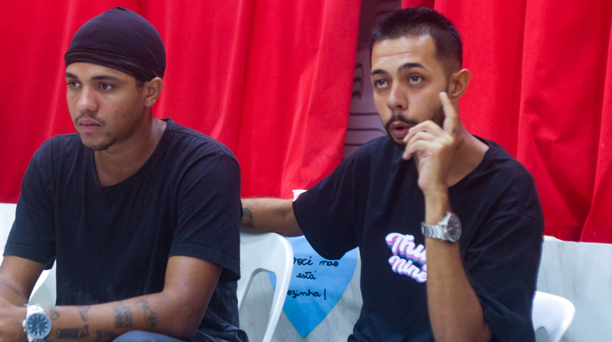Members of Pac’Stão Collective: on the left Guilherme Ribeiro, the rapper GUIW, and on the right, Eduardo Costa, the rapper Doisd. Photo: Vinicius Ribeiro 