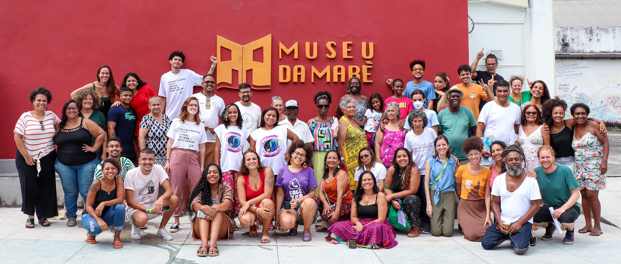 Participants of the 1st Climate Memory Circle in Complexo da Maré. Photo: Alexandre Cerqueira