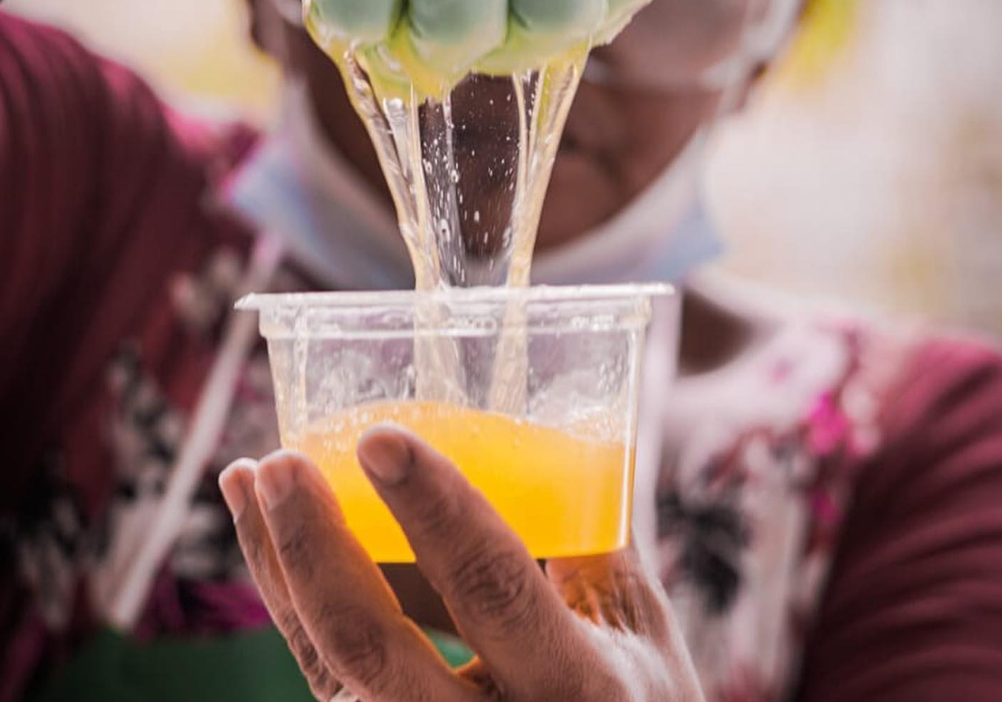 Mongabay's story highlights a Rocinha-born project that generates income for the community while mitigating the environmental impacts caused by improper disposal of cooking oil. Photo: André Aram/Mongabay Mongabay's story highlights a Rocinha-born project that generates income for the community while mitigating the environmental impacts caused by improper disposal of cooking oil. Photo: André Aram/Mongabay