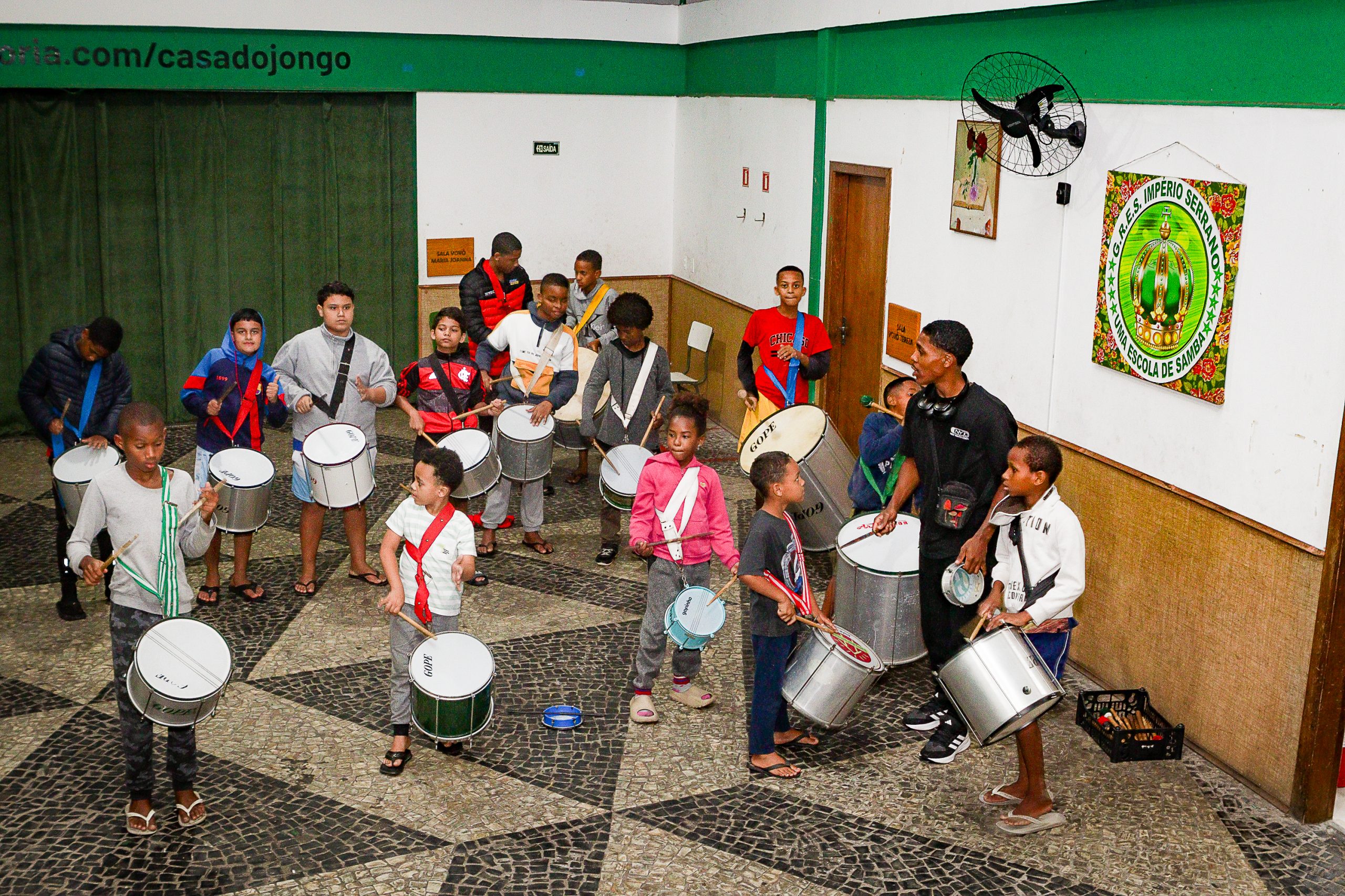 Rhythm section formed by Mulecada Que Agita students. Photo: Rhuan Gonçalves Rhythm section formed by Mulecada Que Agita students. Photo: Rhuan Gonçalves
