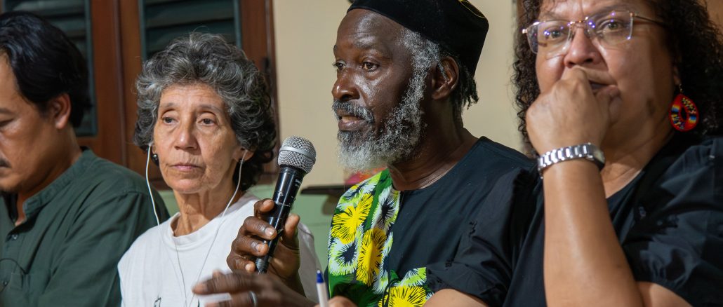 John Mussington speaks at an exchange between Rio leaders and global CLT and land practitioners in Raízes do Brasil. Photo: Barbara Dias