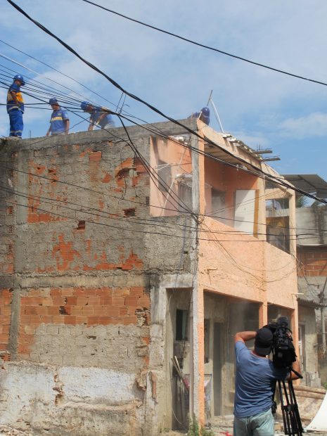 International press coverage of the evictions was intense, generating over 11,500 mentions on Google at the height of the evictions. Photo: CatComm/RioOnWatch