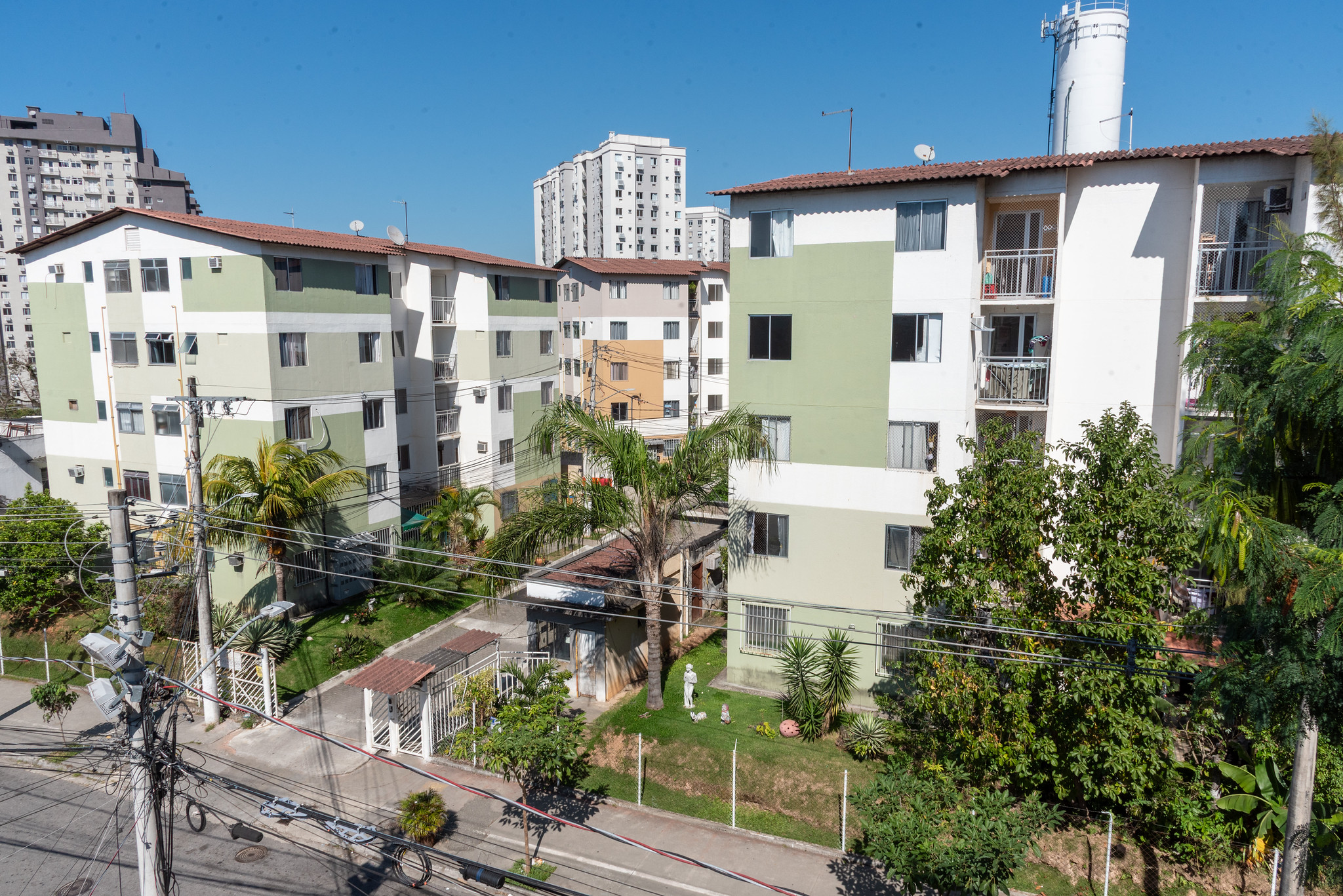 Parque Carioca was built in an area undergoing real estate appreciation and under development pressure. Photo: Bárbara Dias Parque Carioca was built in an area undergoing real estate appreciation and under development pressure. Photo: Bárbara Dias